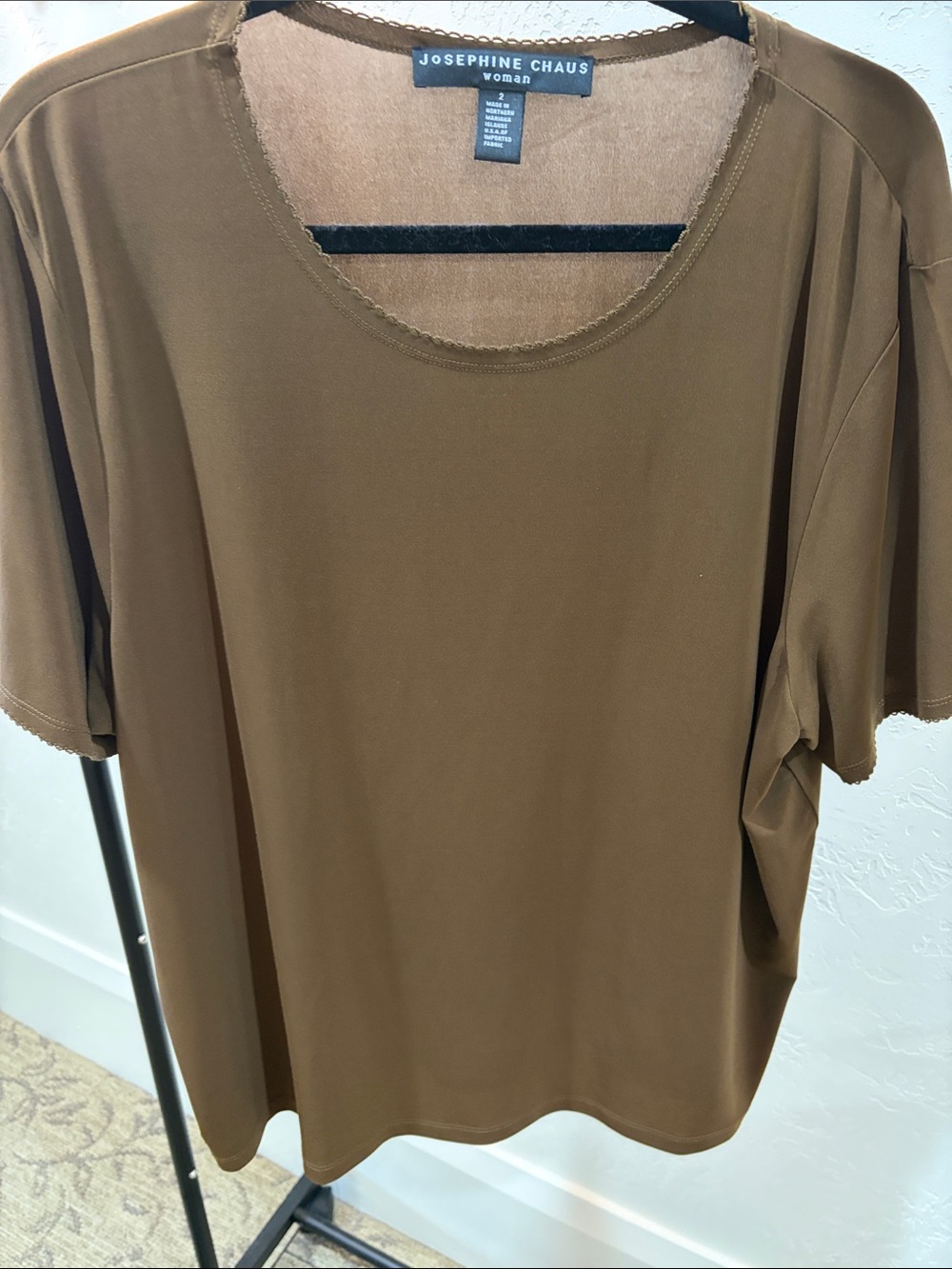 Josephine Chaus Brown Short-Sleeve Scoop Neck Tee